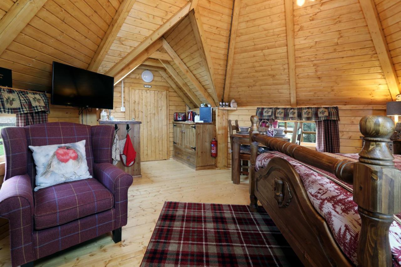 Elsay May Luxury Hot Tub Lodges Exclusively For Couples Over 25Yrs And Dog Friendly Turnberry Exterior photo