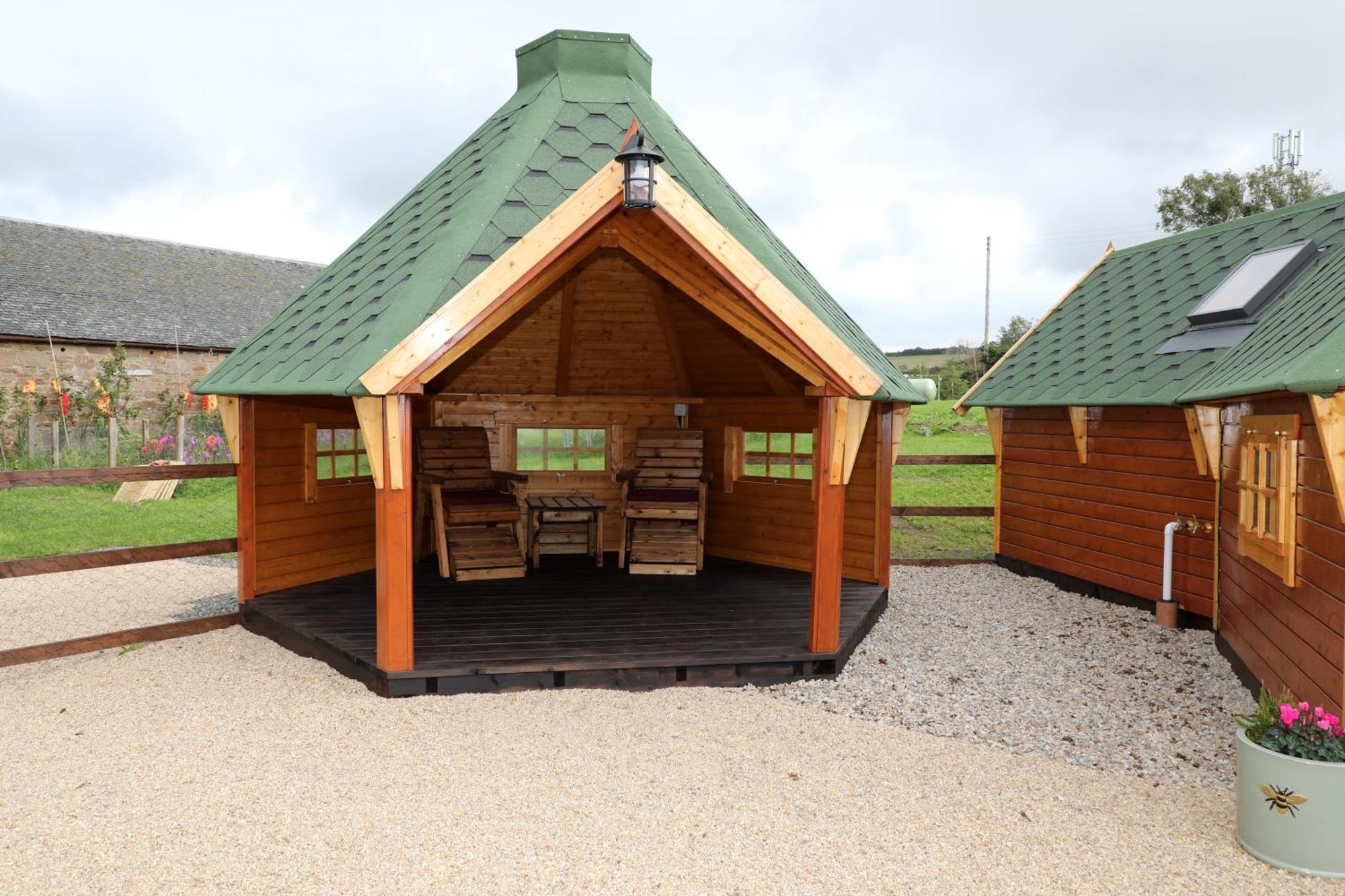 Elsay May Luxury Hot Tub Lodges Exclusively For Couples Over 25Yrs And Dog Friendly Turnberry Exterior photo