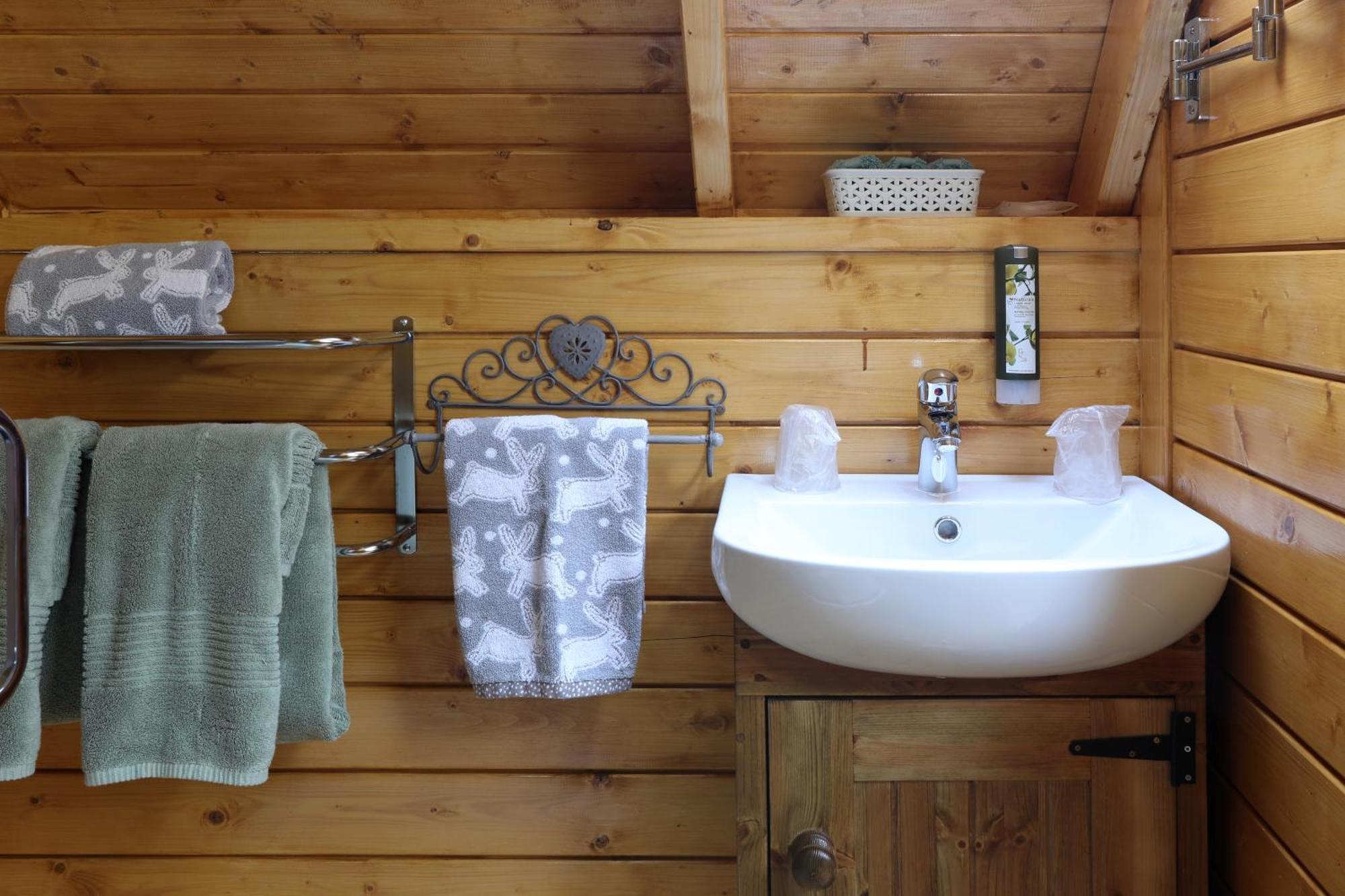 Elsay May Luxury Hot Tub Lodges Exclusively For Couples Over 25Yrs And Dog Friendly Turnberry Exterior photo